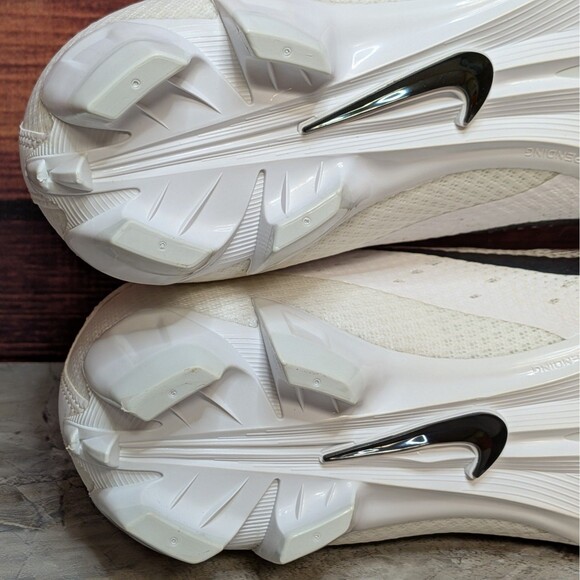 Nike Vapor Untouchable Speed 3 Men\'s 8.5 White Metallic Grey Cleats 917166-101 main image 6
